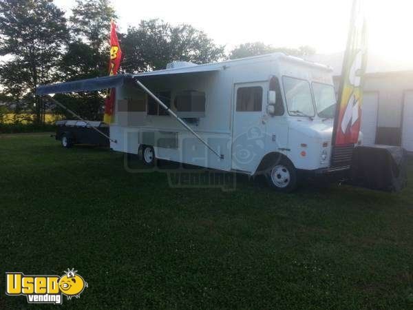 1997 - Chevrolet P-30 BBQ Food Truck