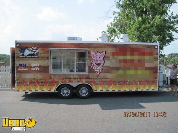 2011 -8'6       x 24' Custom WorldWide Trailer Mfg. Turnkey Catering Trailer