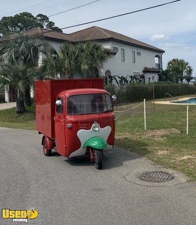 Vintage 1959 - 12' Agusta MotoCarro Rare Mini Food Truck