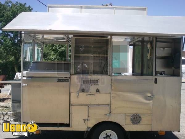 5.5' x 9.4'  Food Concession Trailer