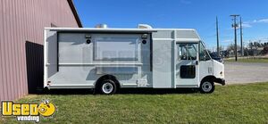 2009 Ford E450 Food Truck with New Kitchen and Warrantied Equipment