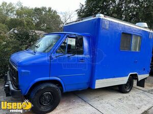 16' Chevrolet G30 Diesel Mobile Kitchen Food Vending Truck for General Use