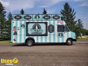 PROFESSIONALLY BUILT - 2004 25' Ford Utilimaster Soft Serve Ice Cream Truck