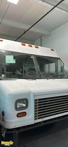 2011 Ford I-450 Food Truck w/ 2024 Kitchen Build-Out with New Equipment & Pro-Fire Suppression