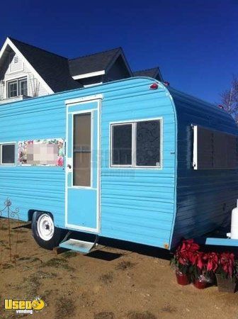 1975- 16' Vintage Cardinal Retail Trailer