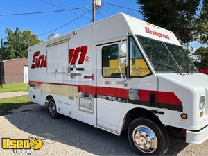 2003 Freightliner Step Van Food Truck | Commercial Kitchen Unit