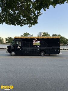 SUPER LOW MILES Permitted Well Maintained - 2021 18' Ford All-Purpose Food Truck