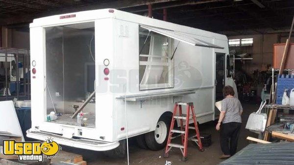 P30 Mobile Kitchen Food Truck