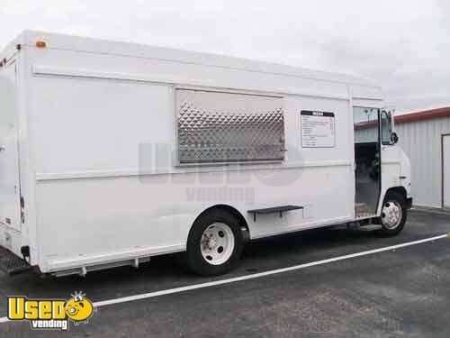 1992  GMC 25 ft Diesel International Catering and Concession Truck