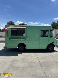 Versatile - 2003 20' Workhorse P42 Ice Cream Truck