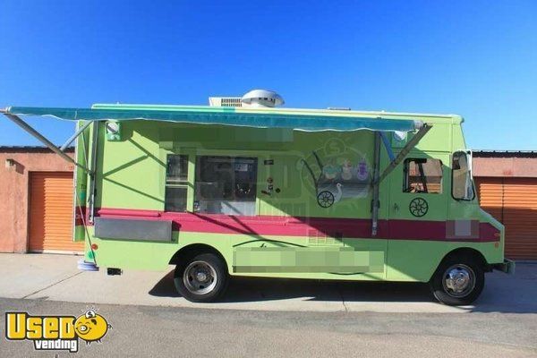 24' - 1995 Grumman Olsen P3500 Coffee & Catering Truck