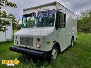 TURNKEY - 2003 Workhorse P42 Diesel Beverage Truck Mobile Drink Unit