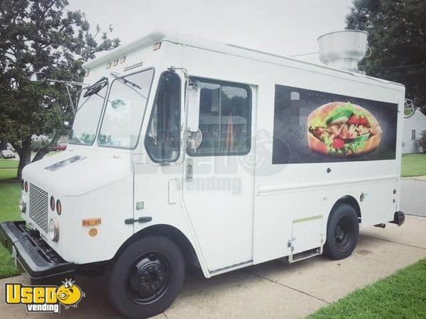 Impeccable 2002 Chevy P42 Workhorse Diesel Stepvan Kitchen Food Truck